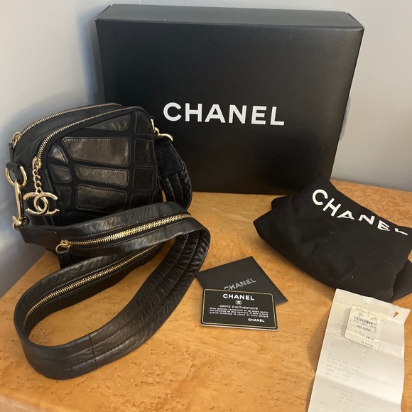 Authentic CHANEL Camera Bag Giraffe Pattern Purse - Picture 2 of 12